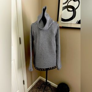J Crew!!! Black and White sweater, Size M, great for the fall.
